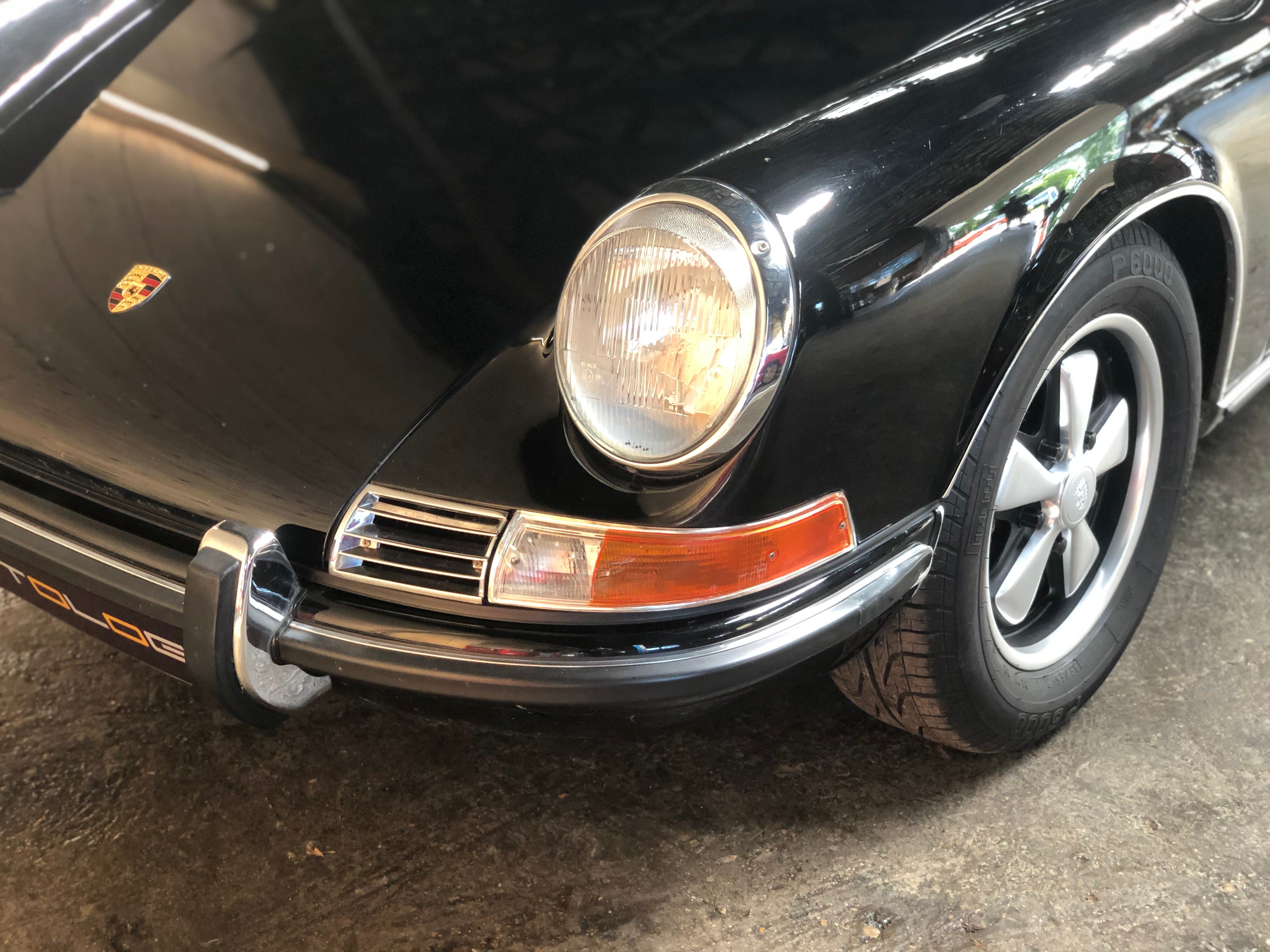 Porsche 911 2.2S Targa