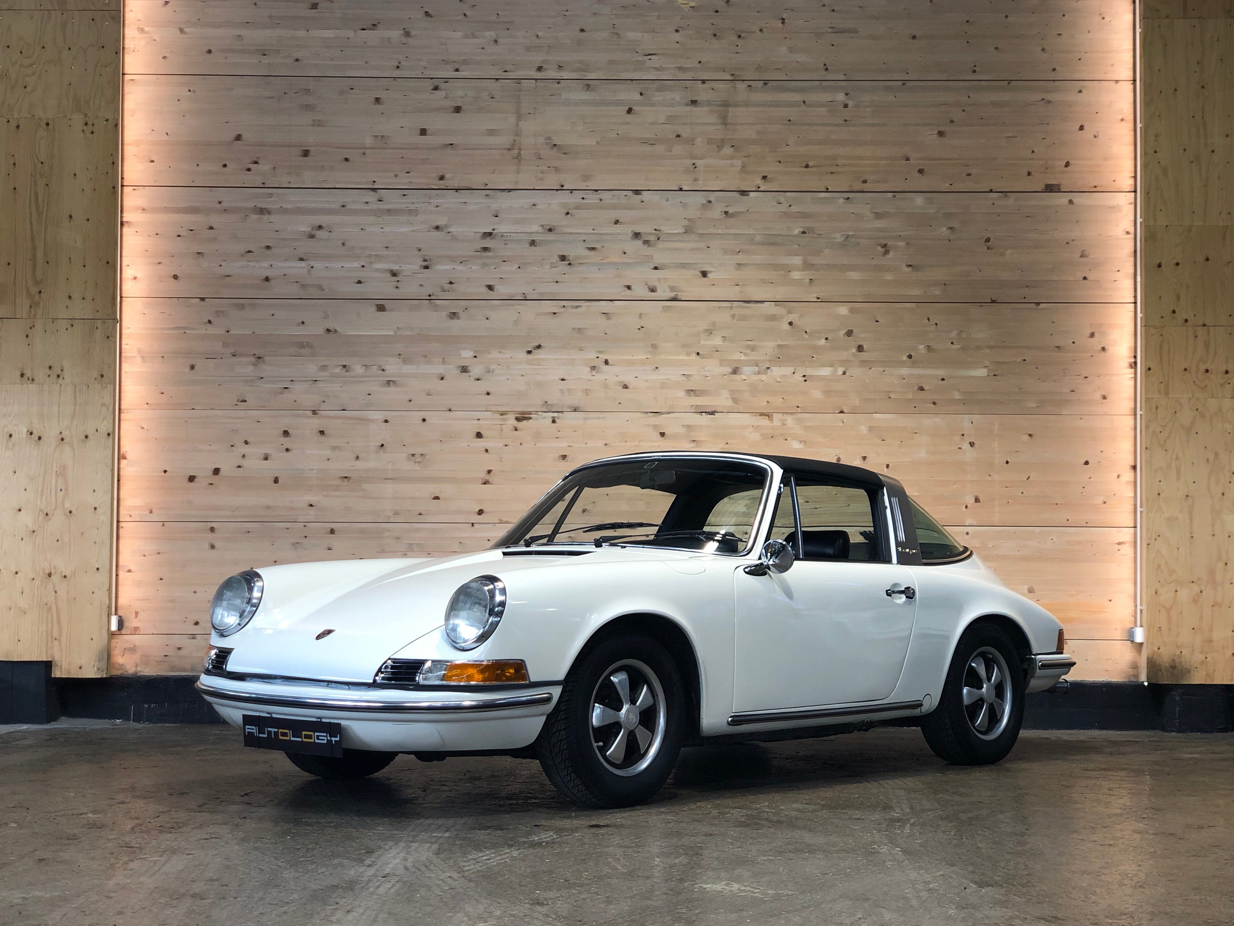 Porsche 911 2.2T Targa