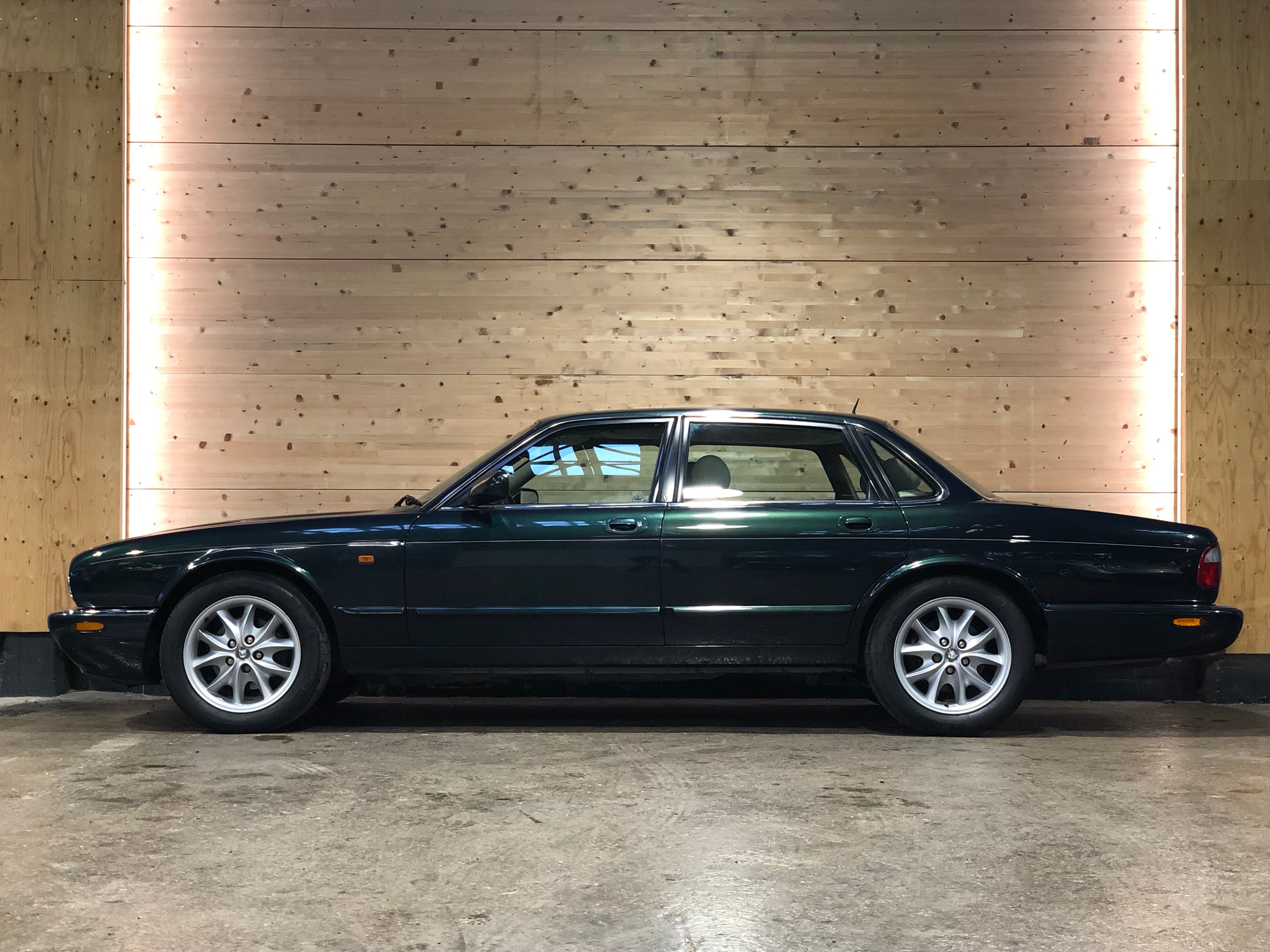 Jaguar XJ8 3.2