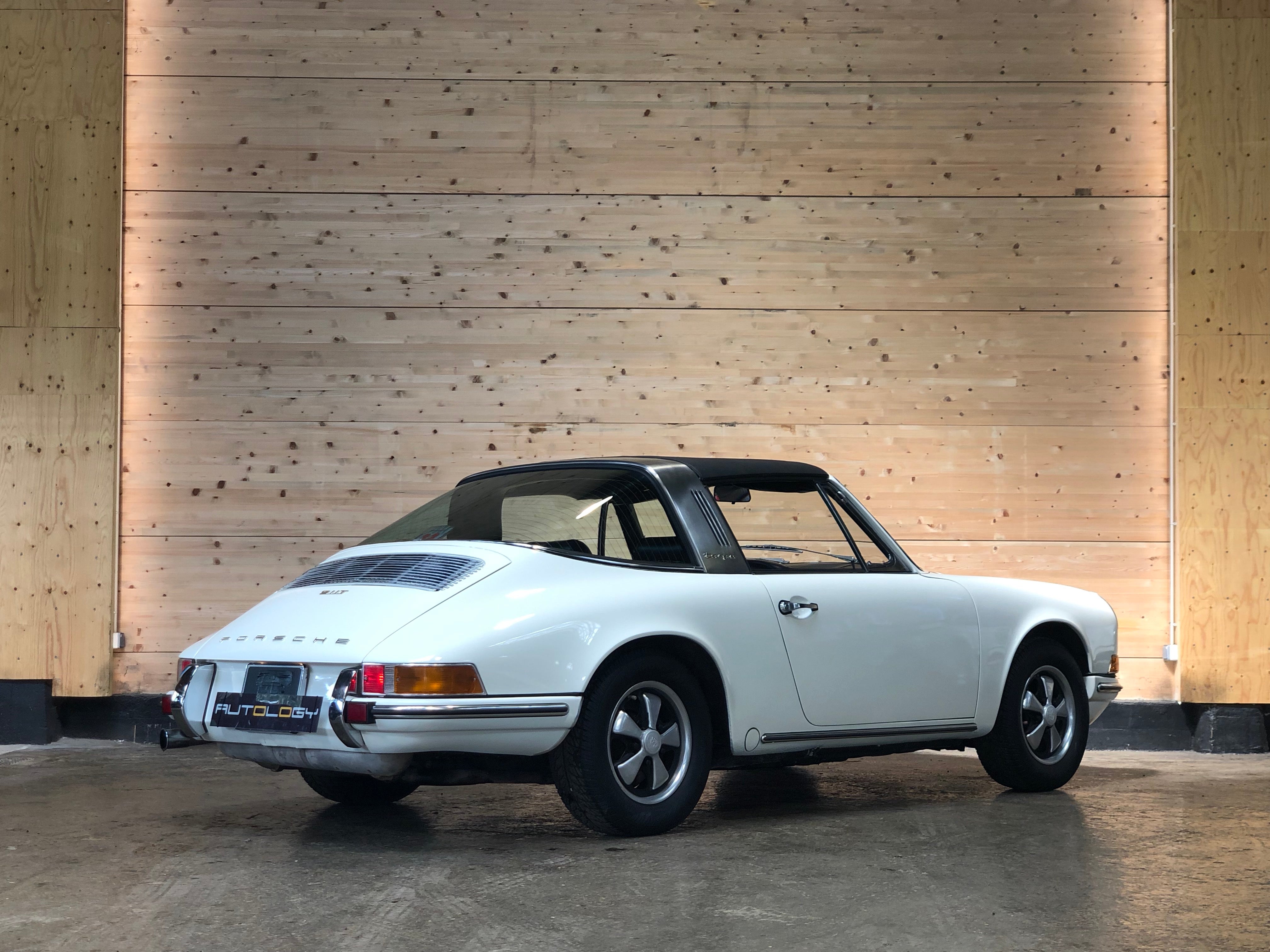 Porsche 911 2.2T Targa